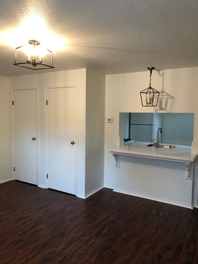 411 W Dana St, Unit B in Mountain View, CA - Building Photo - Building Photo