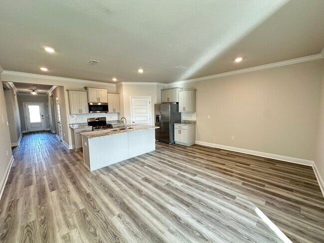 146 Millet Ave in Fairhope, AL - Foto de edificio - Building Photo