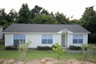 2289 Wyatt St in Pensacola, FL - Building Photo
