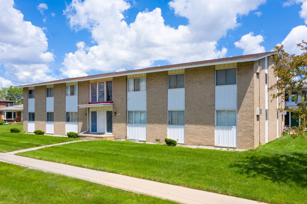 Woodcreek Manor Apartments Lincoln Park, MI Apartments