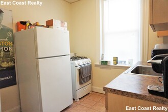 76 Gordon St, Unit 1 in Boston, MA - Building Photo - Building Photo