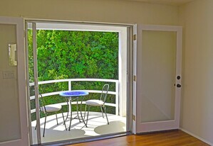 2330 Malcolm Ave, Unit #unique studio in Los Angeles, CA - Building Photo