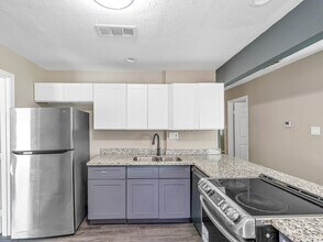 4521 Stassen St in Houston, TX - Building Photo - Building Photo