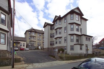 190-208 Canal St in Fall River, MA - Foto de edificio - Building Photo