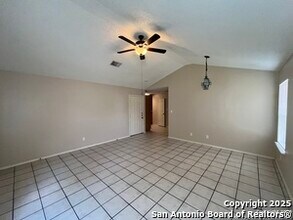5619 Lakebend W Dr in San Antonio, TX - Building Photo - Building Photo