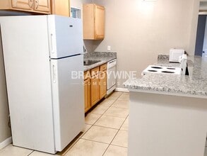 205 Bryan Rd in Brandon, FL - Building Photo - Building Photo