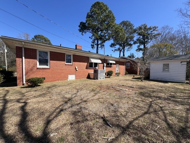 427 W Whitaker St in Clayton, NC - Building Photo - Building Photo