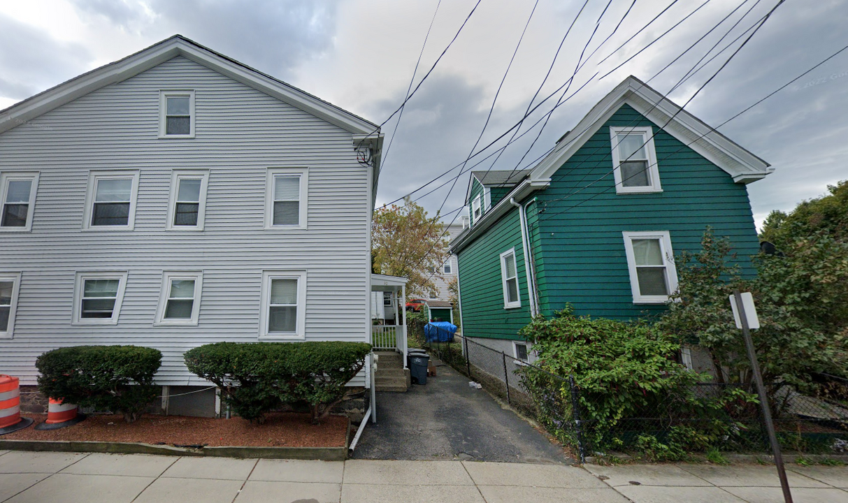 10 Shepard St, Unit 10 in Boston, MA - Building Photo