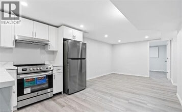 304 First Ave in Welland, ON - Building Photo - Building Photo