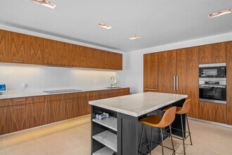 35 Castle Harbor Is in Fort Lauderdale, FL - Building Photo - Building Photo