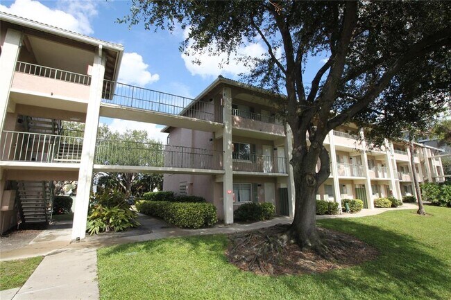 133 Oyster Bay Cir in Altamonte Springs, FL - Building Photo - Building Photo