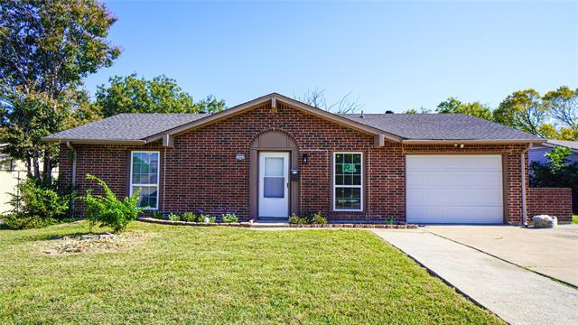 1221 Cove Dr in Garland, TX - Building Photo