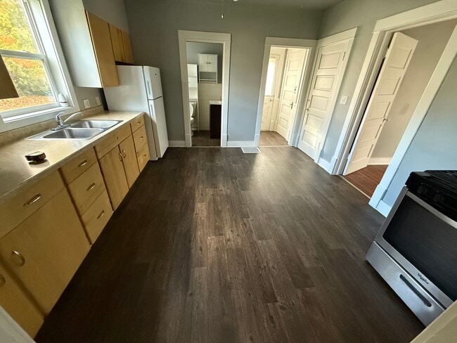 1035 Durfee Ave in Oshkosh, WI - Building Photo - Building Photo