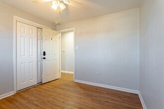 8490 Benton St, Unit 1 in Arvada, CO - Foto de edificio - Building Photo