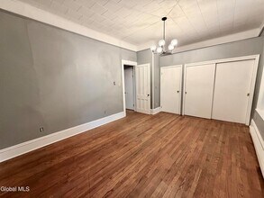 10 W Main St in Fonda, NY - Foto de edificio - Building Photo