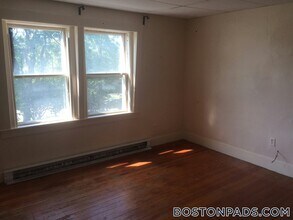 193 Mt Auburn St in Cambridge, MA - Foto de edificio - Building Photo