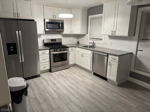 30 Carmella Ct in Newark, NJ - Building Photo - Building Photo