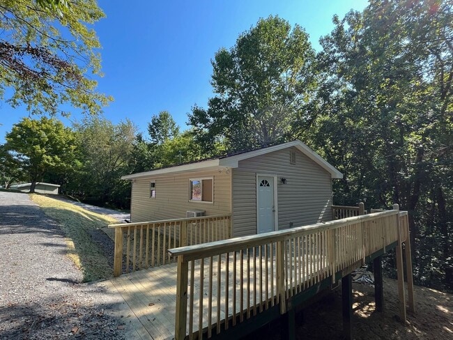 property at 718 Mt Vernon Rd