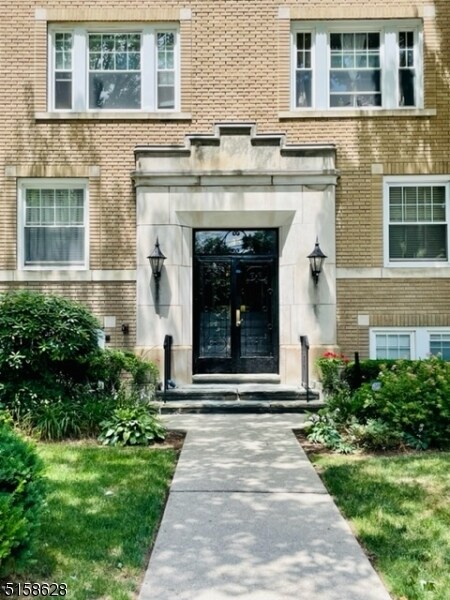 45 Park Ave-Unit -36 in Bloomfield, NJ - Building Photo - Building Photo