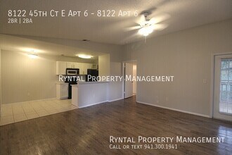 8122 45th Ct E in Sarasota, FL - Building Photo - Building Photo