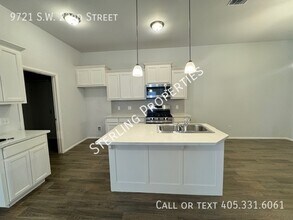 9721 SW 23rd St in Oklahoma City, OK - Building Photo - Building Photo
