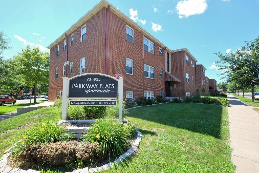 Parkway Flats in St. Paul, MN - Foto de edificio