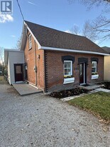 269 Moffat St in Orillia, ON - Building Photo