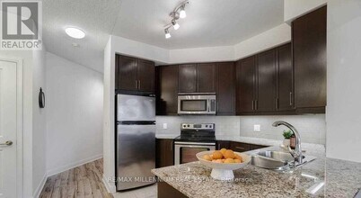 80 Absolute Ave in Mississauga, ON - Building Photo - Building Photo