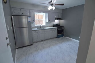 2064 N 18th Ave, Unit Unit GF in Melrose Park, IL - Building Photo - Building Photo