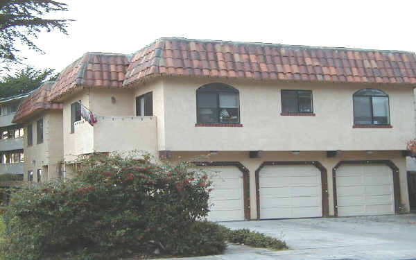 2584 Francisco Blvd in Pacifica, CA - Foto de edificio - Building Photo