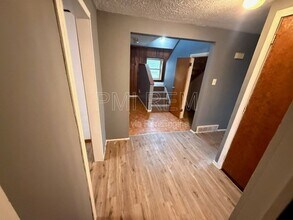 221 W Way St in Barberton, OH - Building Photo - Building Photo