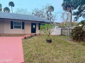 139 Highland Ave in Edgewater, FL - Building Photo