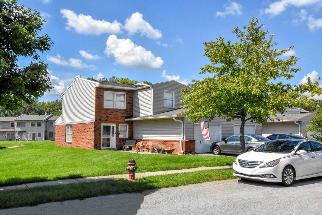 Rivers Edge Apartments in Granite City, IL - Building Photo