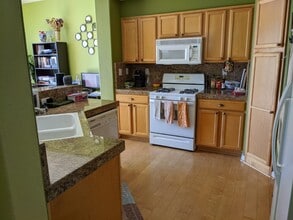 858 Brea Ln in San Jose, CA - Foto de edificio - Building Photo