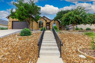 1829 Summit Ridge Dr in Kerrville, TX - Building Photo - Building Photo