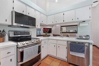 301 NW 78th Ave in Plantation, FL - Building Photo - Building Photo