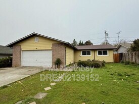 1019 Wallace St in Fairfield, CA - Building Photo