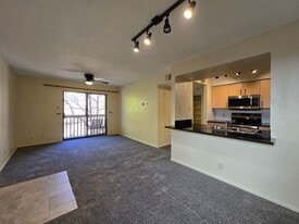 941 Calle Mejia in Santa Fe, NM - Building Photo