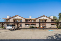 Emerald Square Apartments in San Antonio, TX - Building Photo - Building Photo