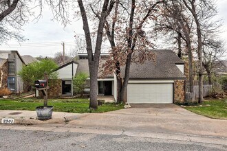 2301 Tredington Way in Edmond, OK - Building Photo - Building Photo