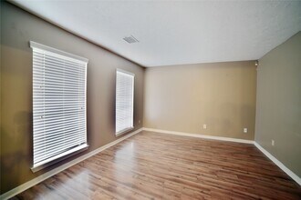 4611 Kimball Dr in Pearland, TX - Building Photo - Building Photo