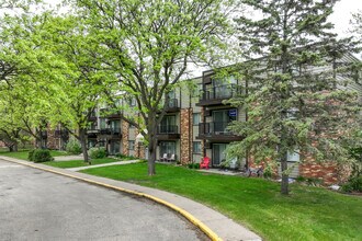 Westview Village Apartments in Hastings, MN - Building Photo - Building Photo