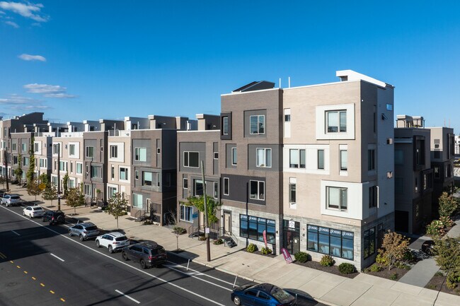 Kensington Court Flats in Philadelphia, PA - Building Photo - Primary Photo