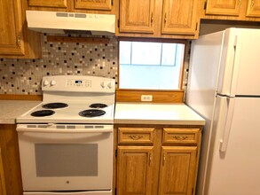 67 Milliken Ave in Franklin, MA - Foto de edificio - Building Photo