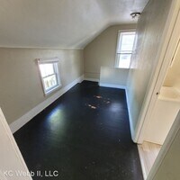 525 Splitlog Ave photo'