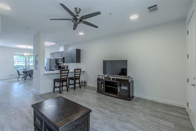 7805 Cooper Ln in Austin, TX - Building Photo - Building Photo