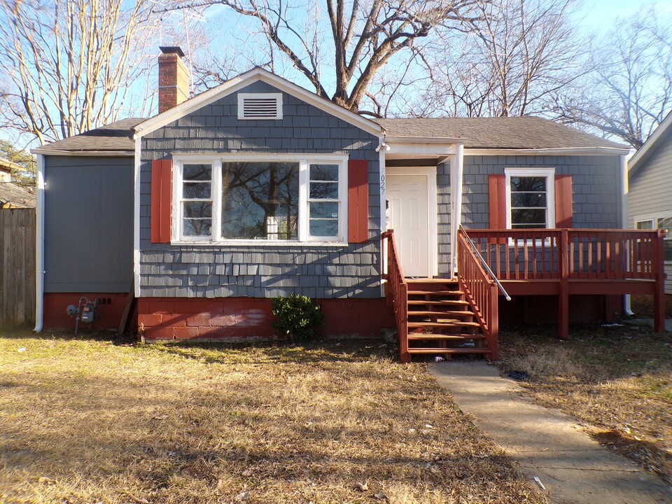 7027 1st Ave S in Birmingham, AL - Building Photo