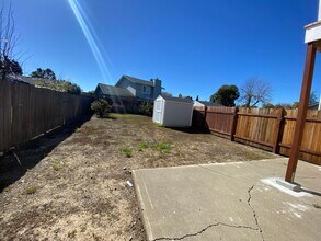 2362 Valley W Dr in Santa Rosa, CA - Building Photo - Building Photo