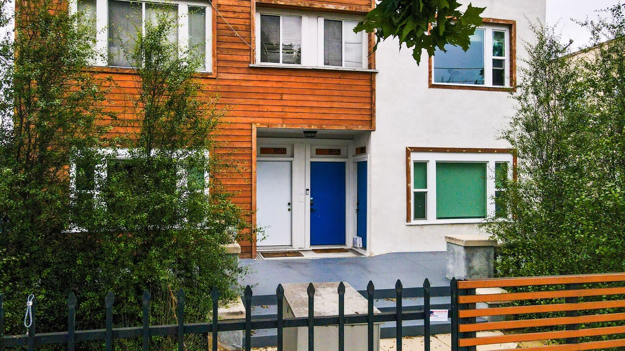 3996 S Wilton Pl in Los Angeles, CA - Building Photo