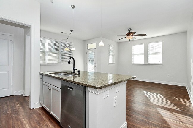 546 Oakland Ave in Charlotte, NC - Building Photo - Building Photo